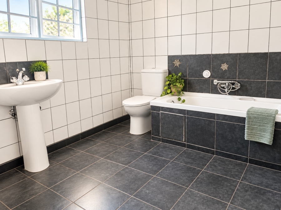 3 Bedroom Property for Sale in Crystal Park Gauteng