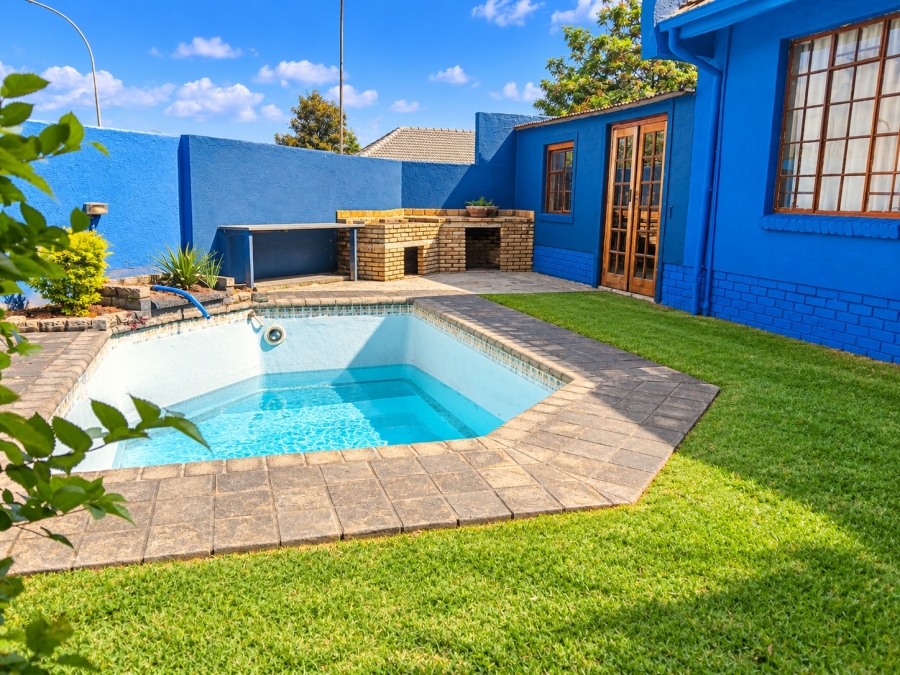 3 Bedroom Property for Sale in Crystal Park Gauteng