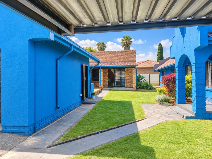 3 Bedroom Property for Sale in Crystal Park Gauteng