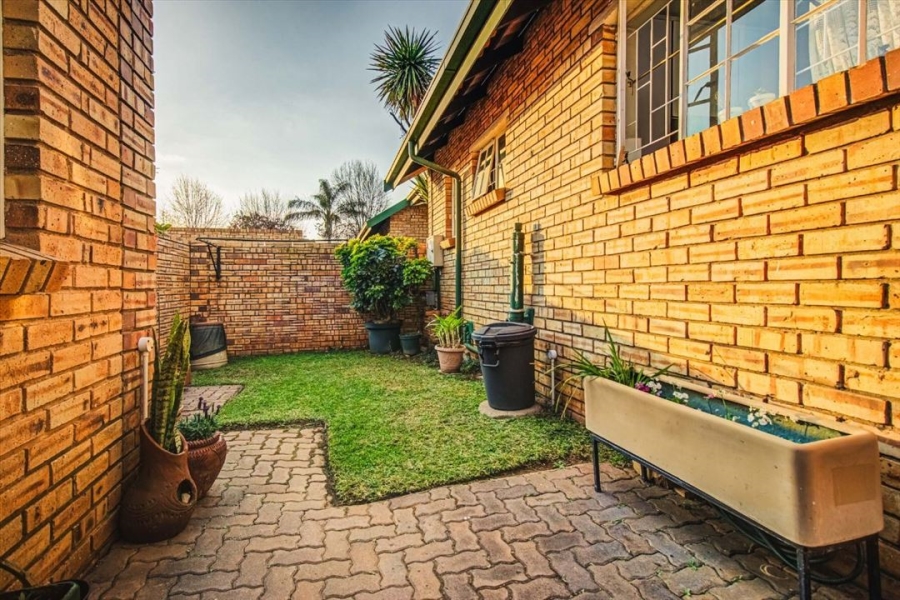 3 Bedroom Property for Sale in Glen Marais Gauteng