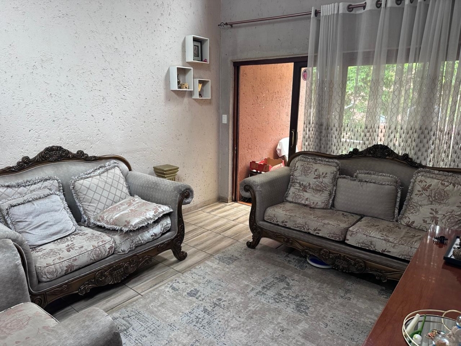2 Bedroom Property for Sale in Sunninghill Gauteng