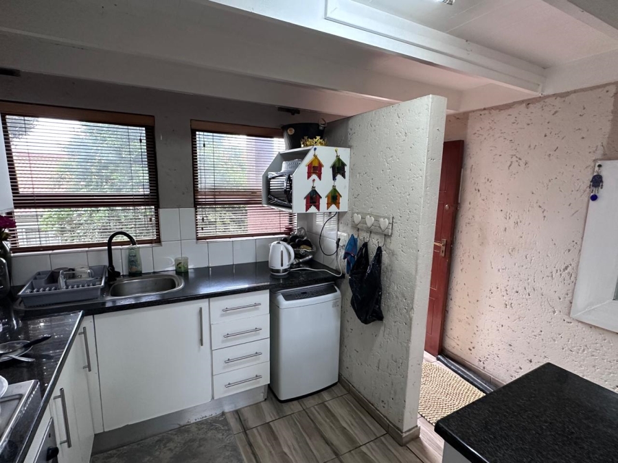 2 Bedroom Property for Sale in Sunninghill Gauteng