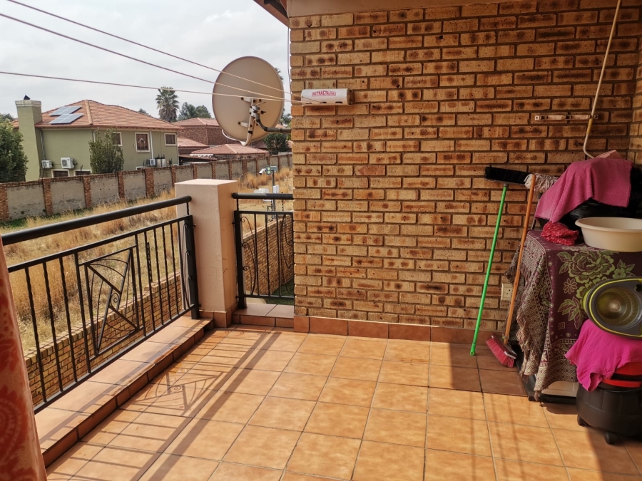 2 Bedroom Property for Sale in Sonneveld Gauteng