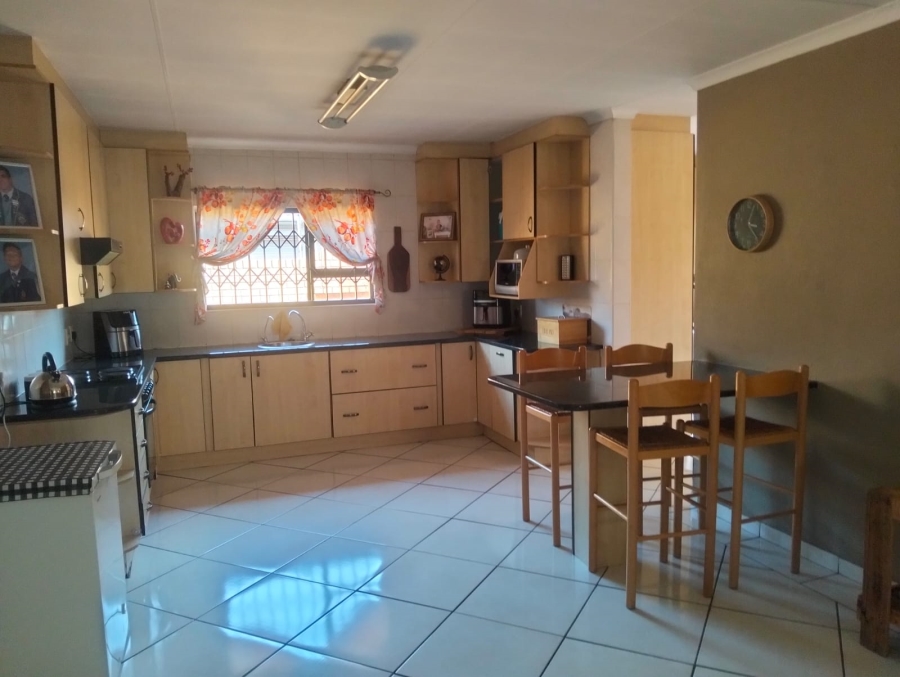 To Let 3 Bedroom Property for Rent in New Redruth Gauteng