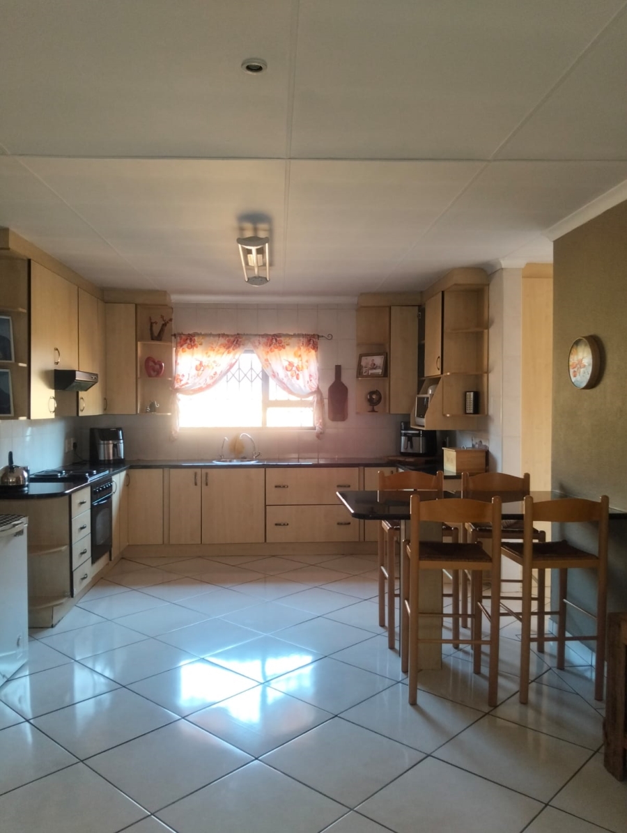 To Let 3 Bedroom Property for Rent in New Redruth Gauteng