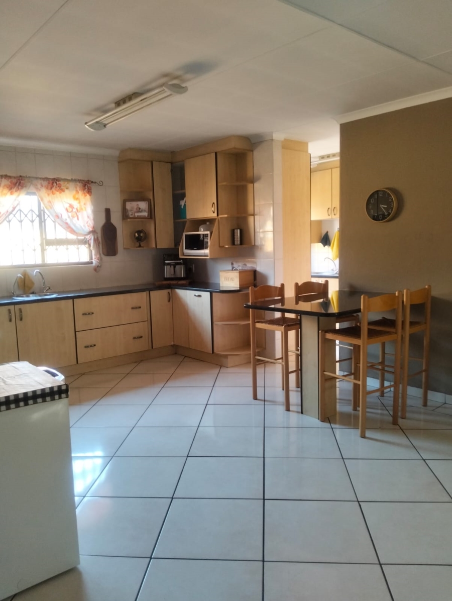 To Let 3 Bedroom Property for Rent in New Redruth Gauteng