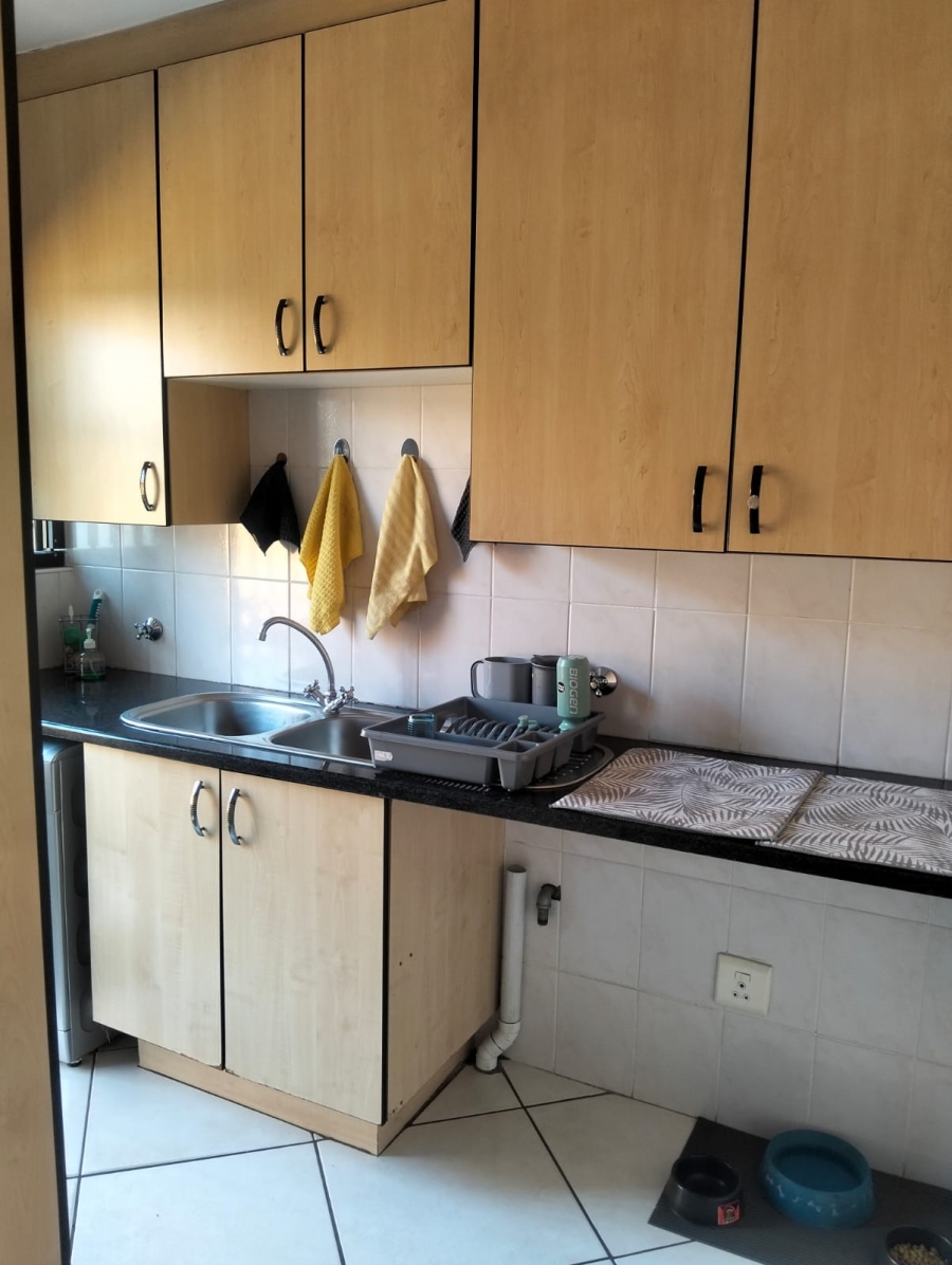 To Let 3 Bedroom Property for Rent in New Redruth Gauteng