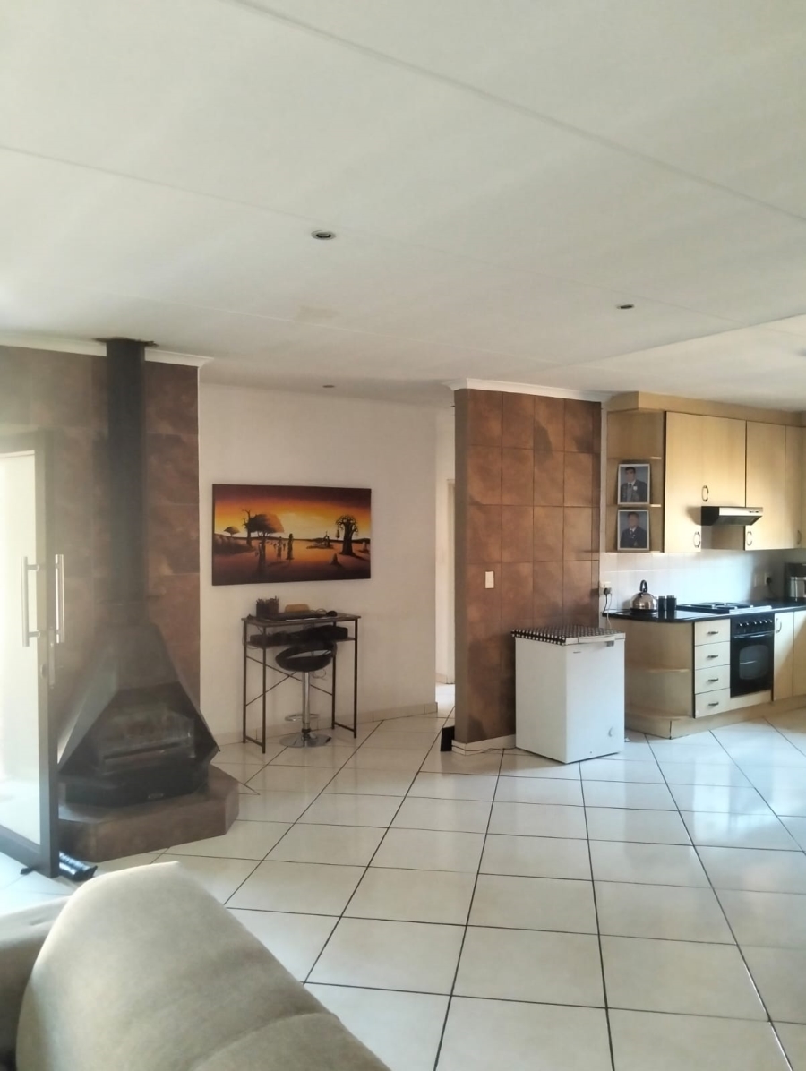 To Let 3 Bedroom Property for Rent in New Redruth Gauteng