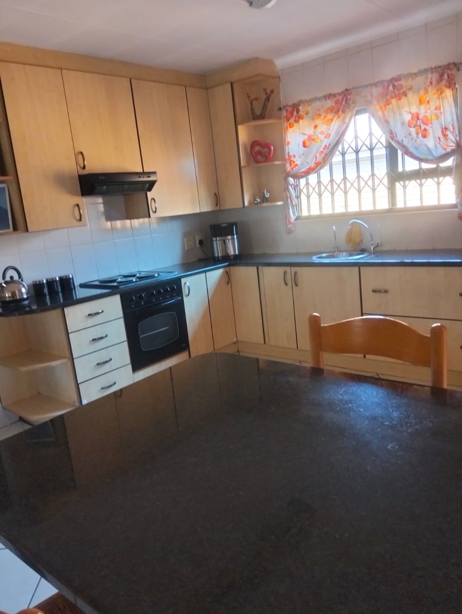To Let 3 Bedroom Property for Rent in New Redruth Gauteng