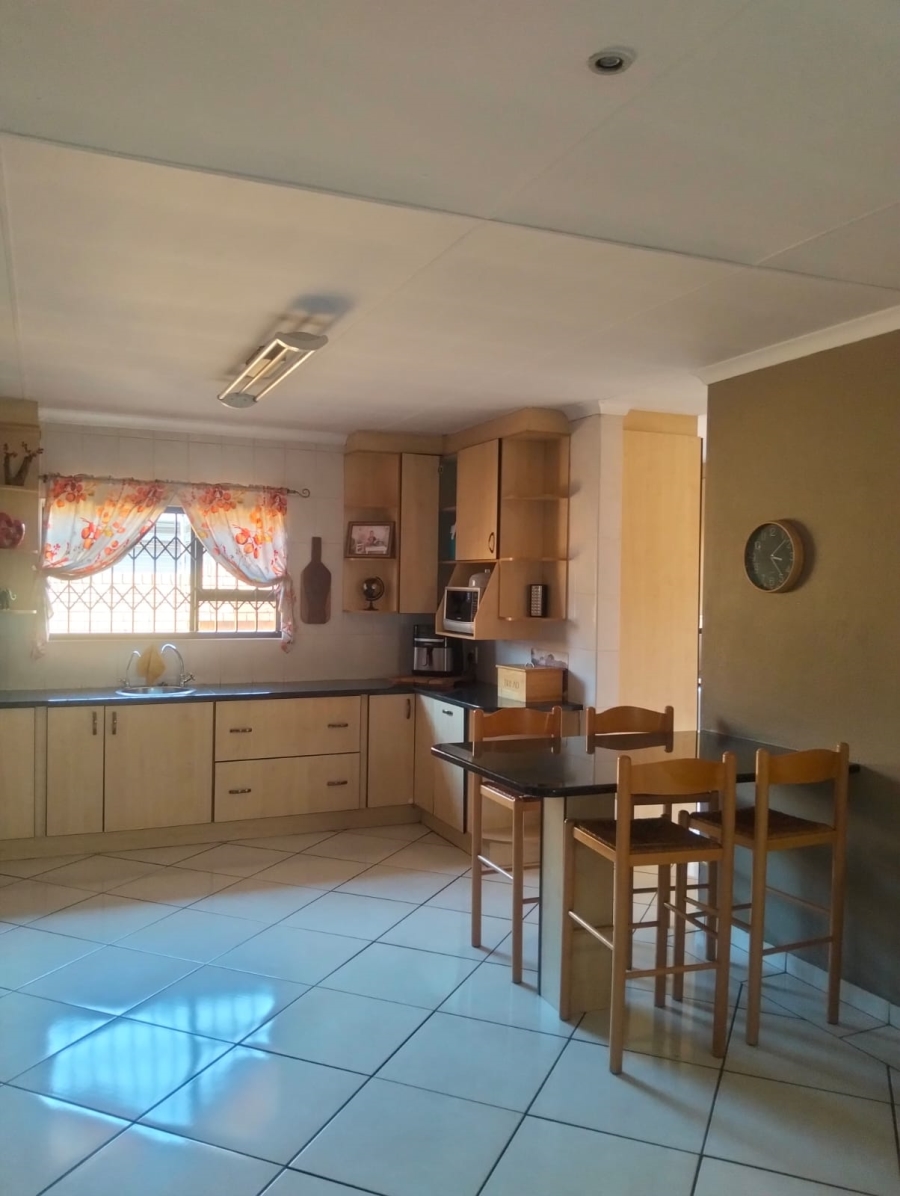 To Let 3 Bedroom Property for Rent in New Redruth Gauteng