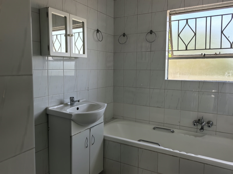 To Let 2 Bedroom Property for Rent in Vorna Valley Gauteng