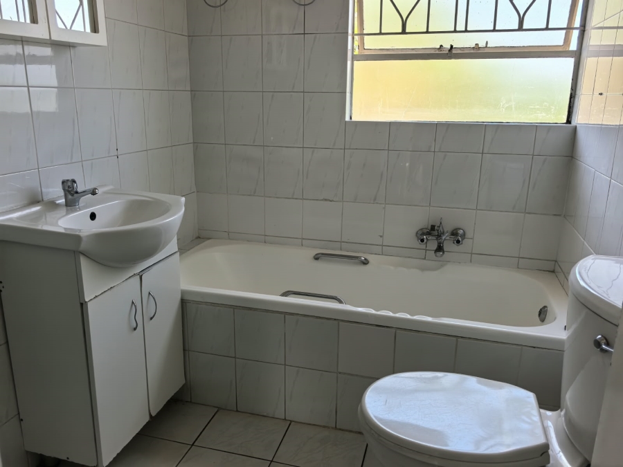 To Let 2 Bedroom Property for Rent in Vorna Valley Gauteng