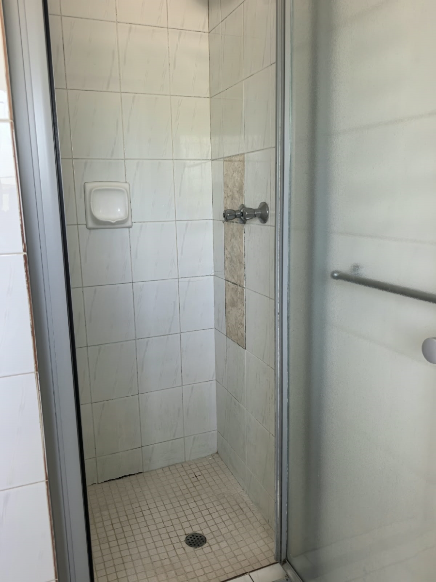 To Let 2 Bedroom Property for Rent in Vorna Valley Gauteng