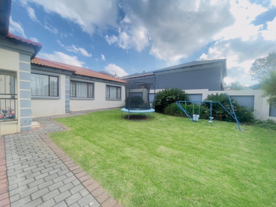 To Let 3 Bedroom Property for Rent in Thatchfield Estate Gauteng
