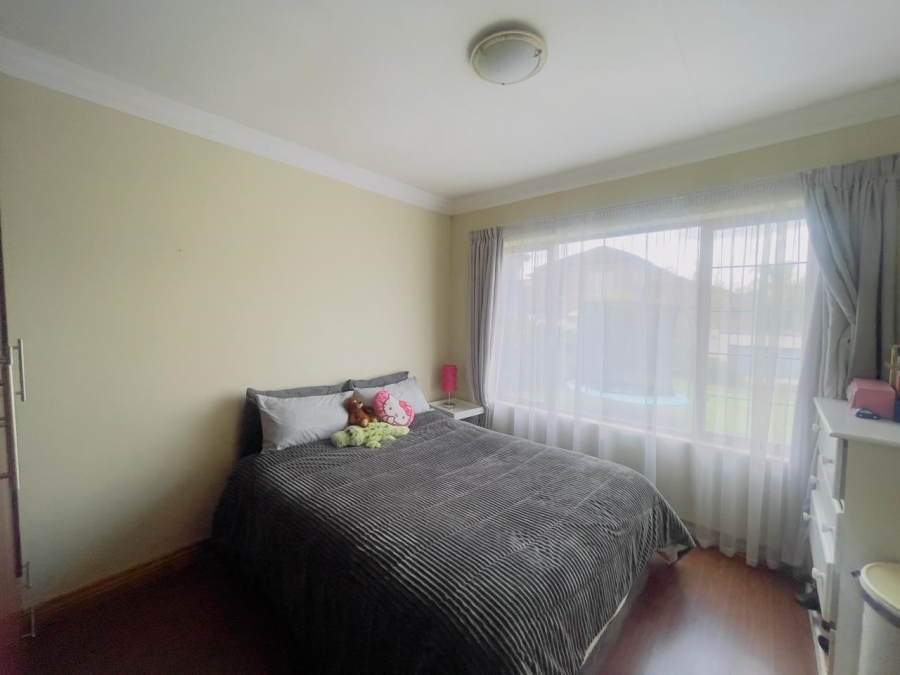 To Let 3 Bedroom Property for Rent in Thatchfield Estate Gauteng