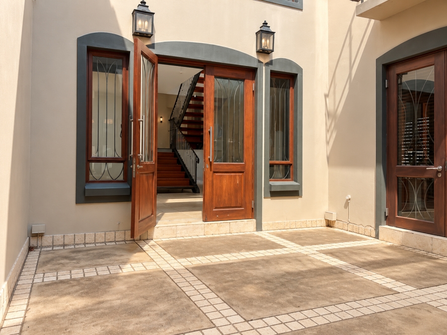 5 Bedroom Property for Sale in Strubensvallei Gauteng