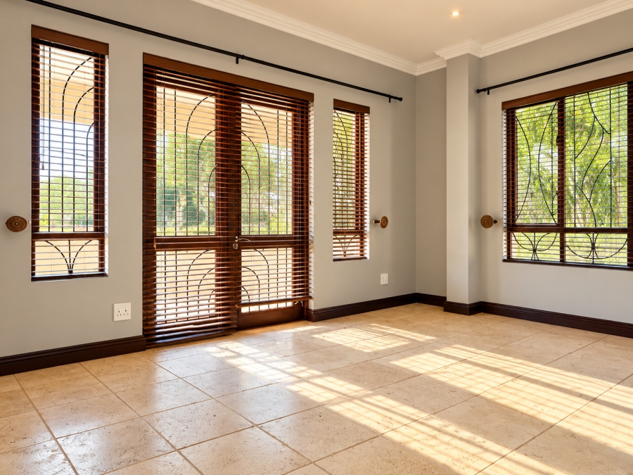 5 Bedroom Property for Sale in Strubensvallei Gauteng