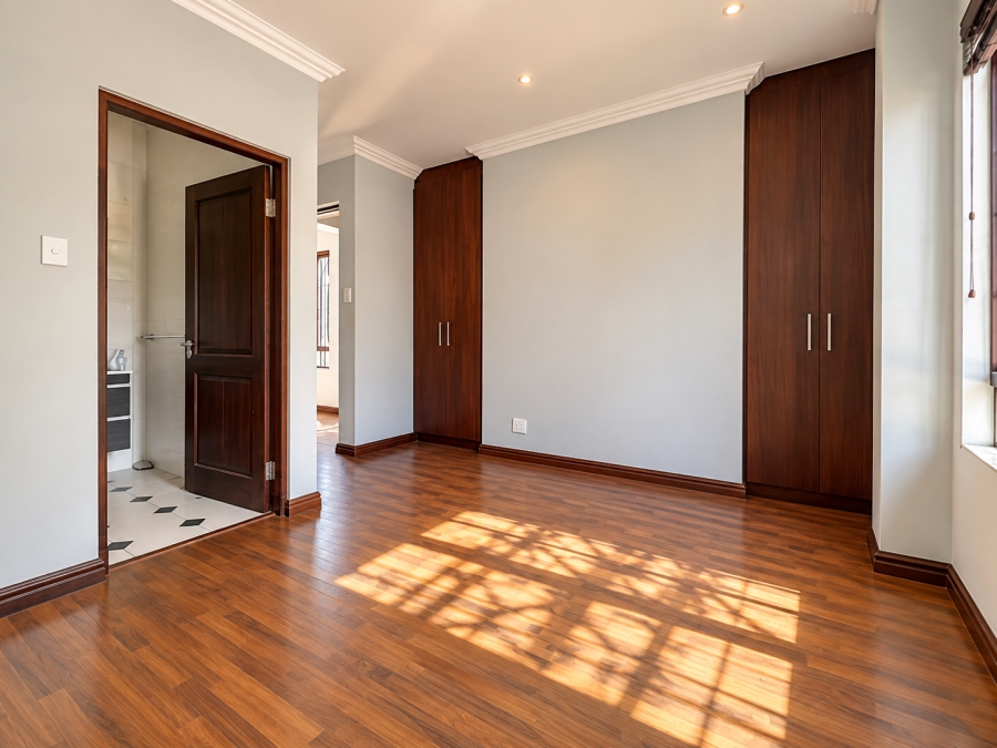 5 Bedroom Property for Sale in Strubensvallei Gauteng