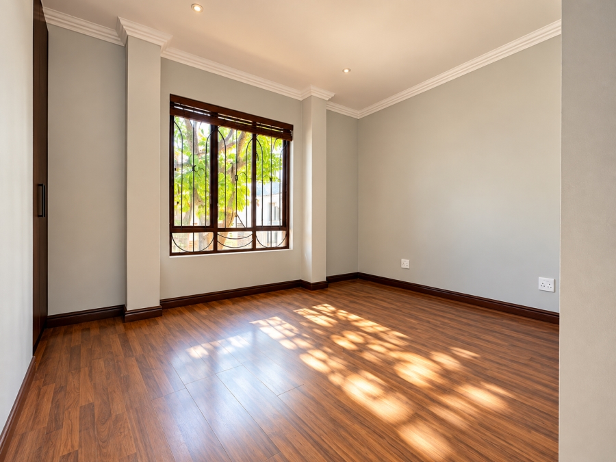 5 Bedroom Property for Sale in Strubensvallei Gauteng