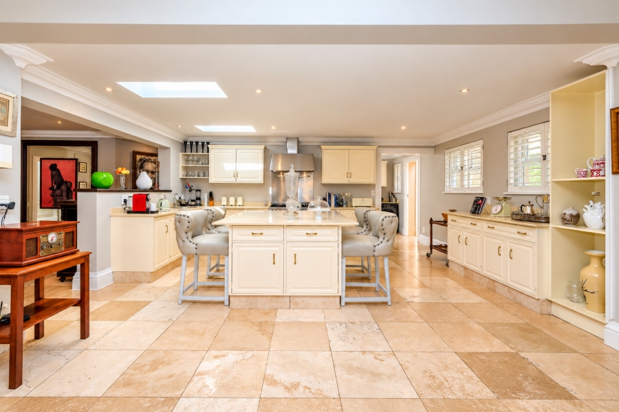 4 Bedroom Property for Sale in Hurlingham Gauteng