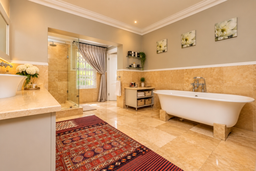 4 Bedroom Property for Sale in Hurlingham Gauteng