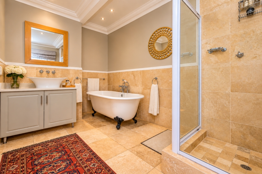 4 Bedroom Property for Sale in Hurlingham Gauteng