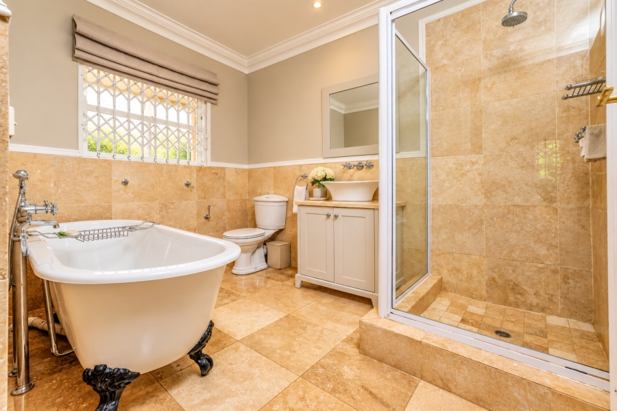 4 Bedroom Property for Sale in Hurlingham Gauteng