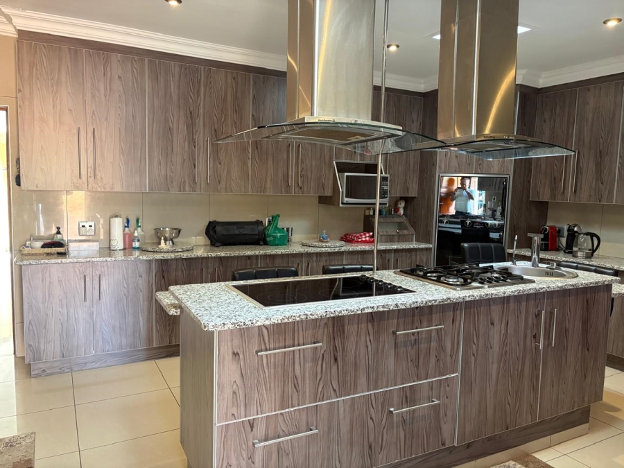 6 Bedroom Property for Sale in Vaal Marina Gauteng