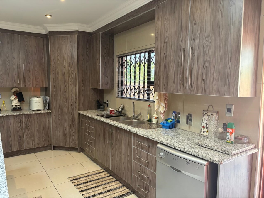 6 Bedroom Property for Sale in Vaal Marina Gauteng