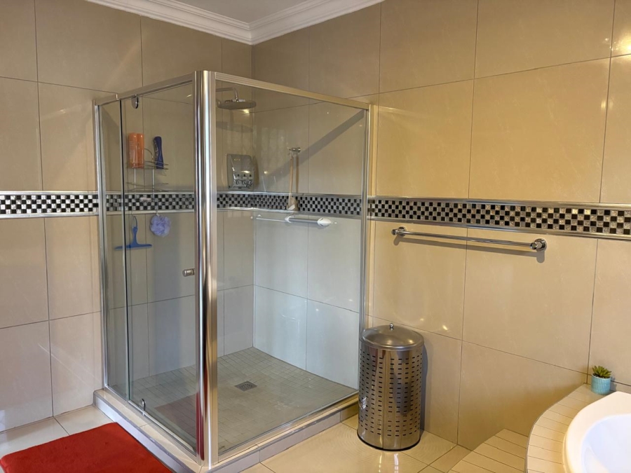 6 Bedroom Property for Sale in Vaal Marina Gauteng