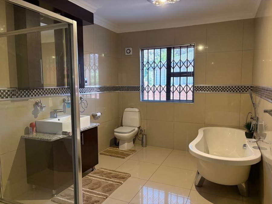 6 Bedroom Property for Sale in Vaal Marina Gauteng