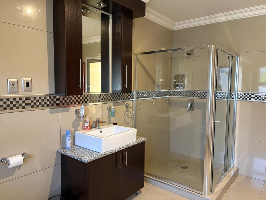 6 Bedroom Property for Sale in Vaal Marina Gauteng