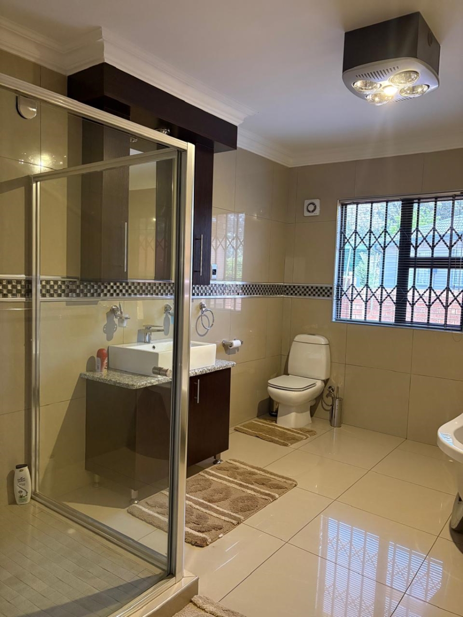 6 Bedroom Property for Sale in Vaal Marina Gauteng