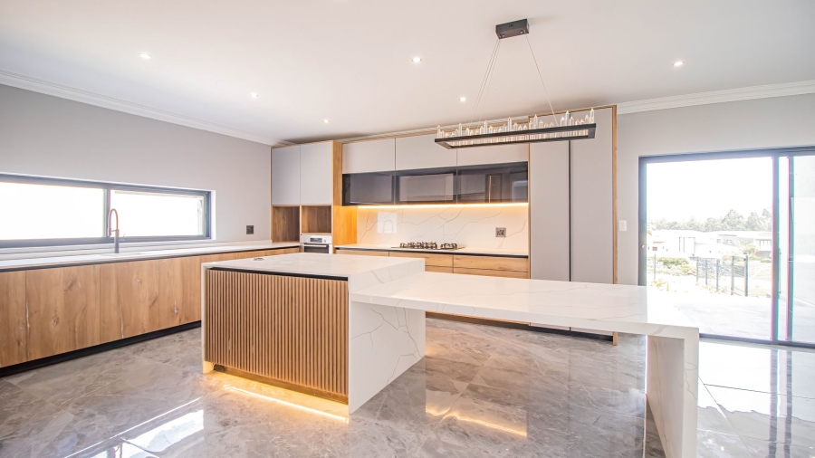 5 Bedroom Property for Sale in Eye of Africa Gauteng