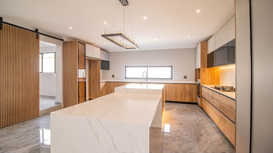 5 Bedroom Property for Sale in Eye of Africa Gauteng