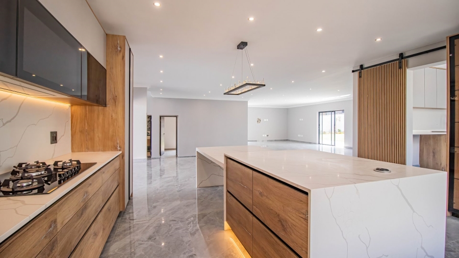 5 Bedroom Property for Sale in Eye of Africa Gauteng