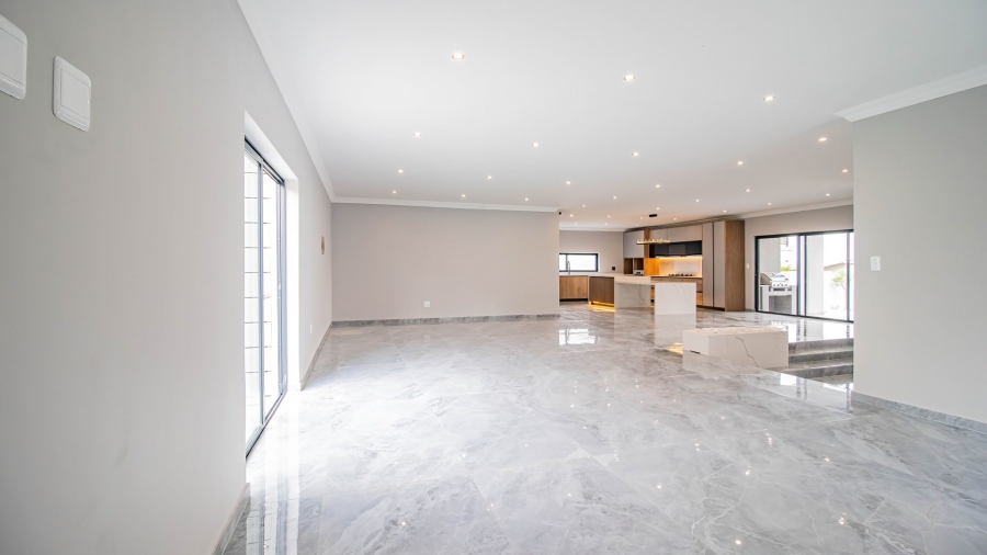 5 Bedroom Property for Sale in Eye of Africa Gauteng