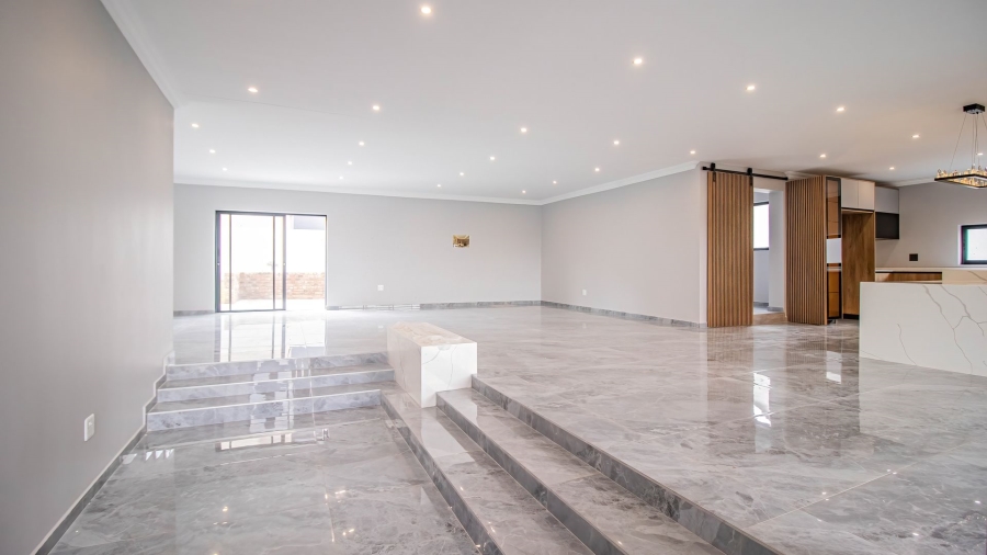 5 Bedroom Property for Sale in Eye of Africa Gauteng