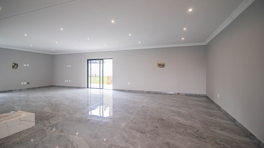 5 Bedroom Property for Sale in Eye of Africa Gauteng