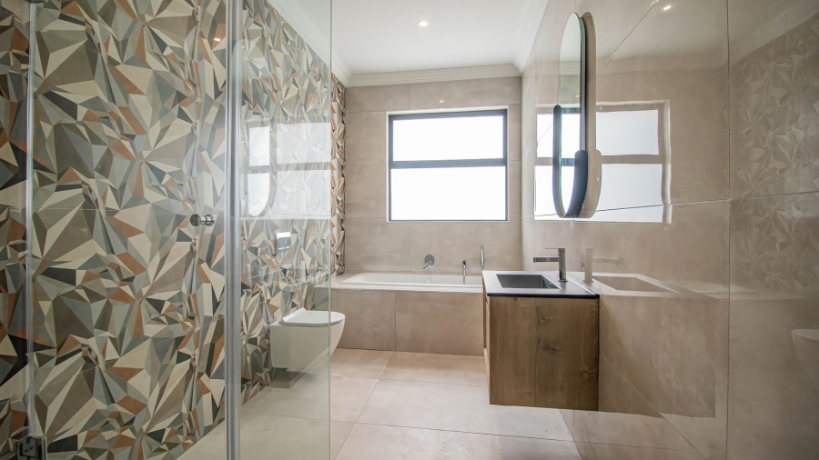 5 Bedroom Property for Sale in Eye of Africa Gauteng