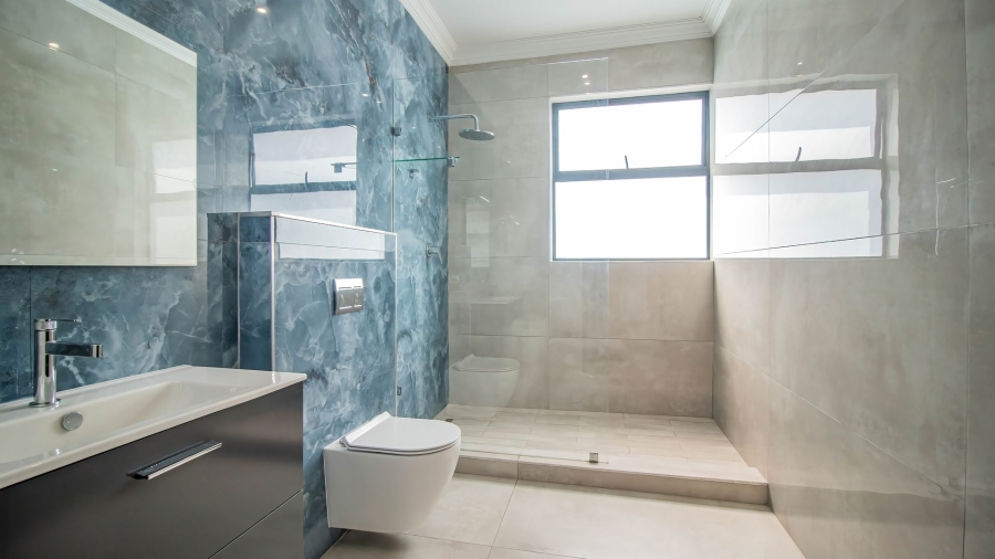 5 Bedroom Property for Sale in Eye of Africa Gauteng
