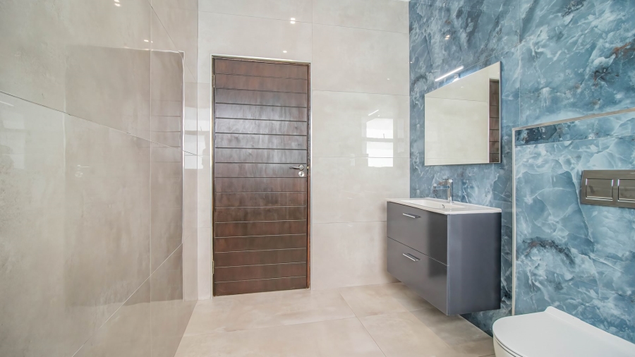 5 Bedroom Property for Sale in Eye of Africa Gauteng