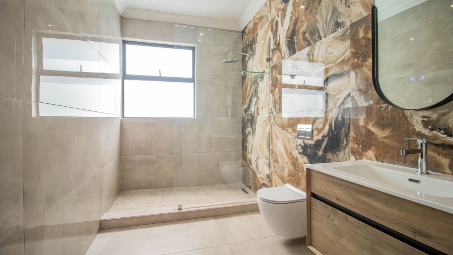 5 Bedroom Property for Sale in Eye of Africa Gauteng