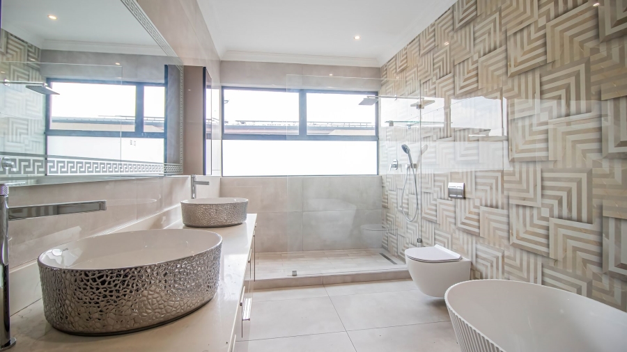 5 Bedroom Property for Sale in Eye of Africa Gauteng