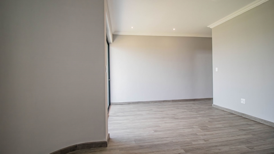 5 Bedroom Property for Sale in Eye of Africa Gauteng