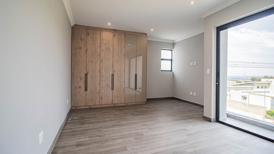 5 Bedroom Property for Sale in Eye of Africa Gauteng