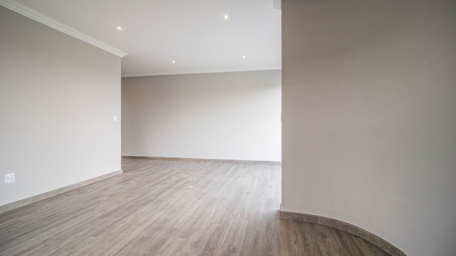5 Bedroom Property for Sale in Eye of Africa Gauteng