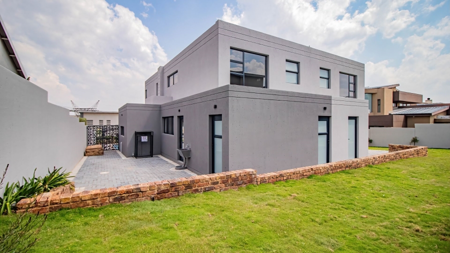 5 Bedroom Property for Sale in Eye of Africa Gauteng