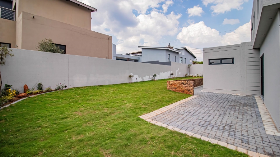 5 Bedroom Property for Sale in Eye of Africa Gauteng