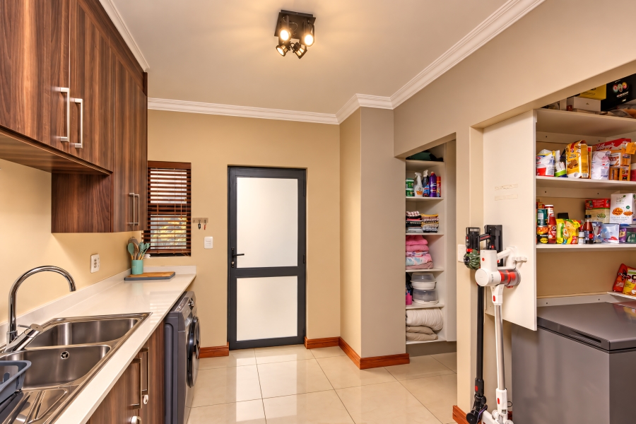 3 Bedroom Property for Sale in Copperleaf Estate Gauteng